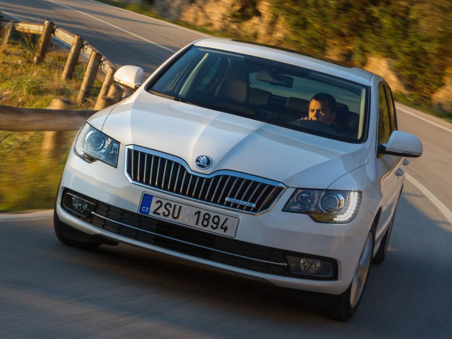  Skoda Superb GreenLine 2013 года  (фото 4 из 6)